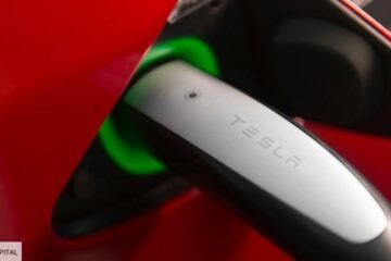 What cables come with a Tesla?
